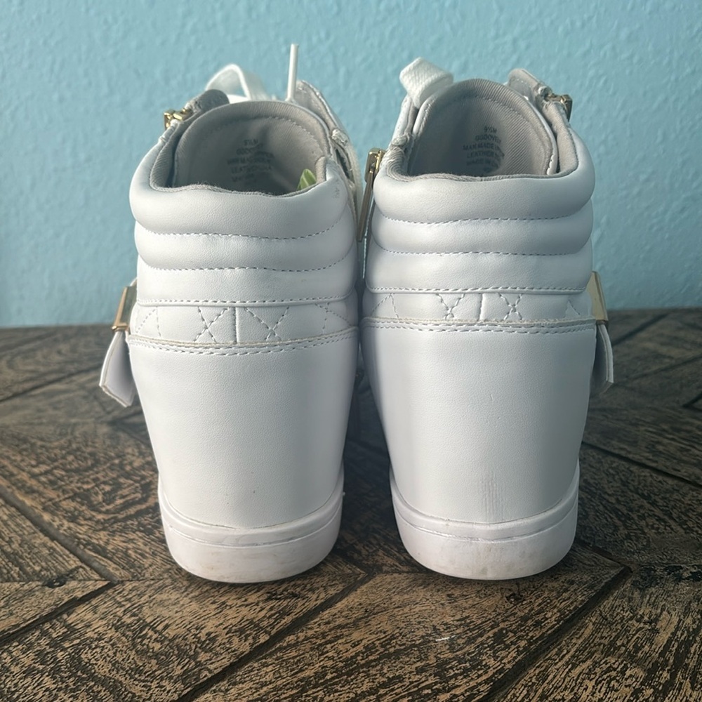 GBG Los Angeles White Quilted Sneakers with Gold Accents - Picture 13 of 13